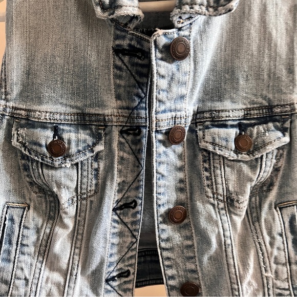 AE denim vest - Picture 4 of 4